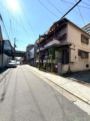 ���{���s���Z�g���c��1���ڂ̓y�n�̑O�ʓ��H�܂ތ��n�ʐ^