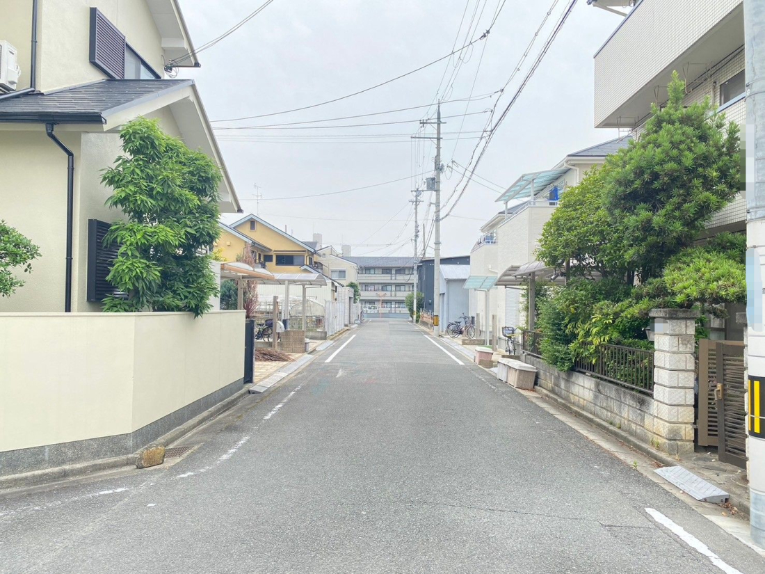 {s[6ڂ̈꓏Ap[g̑OʓH܂ތnʐ^