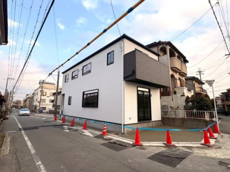 ���{�����s��c�{��2���ڂ̐V�z��ˌ��Ă̑O�ʓ��H�܂ތ��n�ʐ^