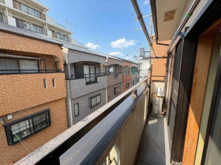 ���{�����s����1���ڂ̒��È�ˌ��Ẵo���R�j�[