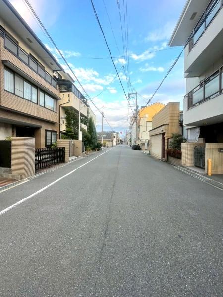 {sɗ1ڂ̒ÈˌĂ̑OʓH܂ތnʐ^