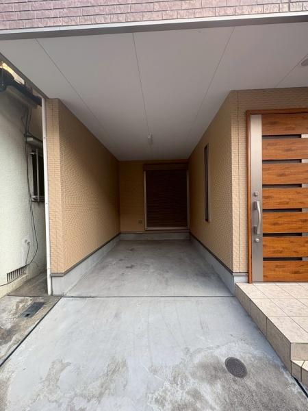 ���{��^�s�]�[���̒��È�ˌ��Ă̒��ԏ�