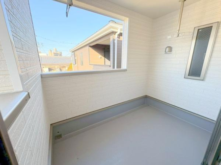 ���{�����s�r����2���ڂ̐V�z��ˌ��Ẵo���R�j�[