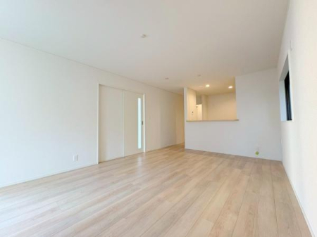 ���{�����s�r����2���ڂ̐V�z��ˌ��Ẵ��r���O