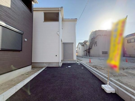 ���{�����s�r����2���ڂ̐V�z��ˌ��Ă̒��ԏ�