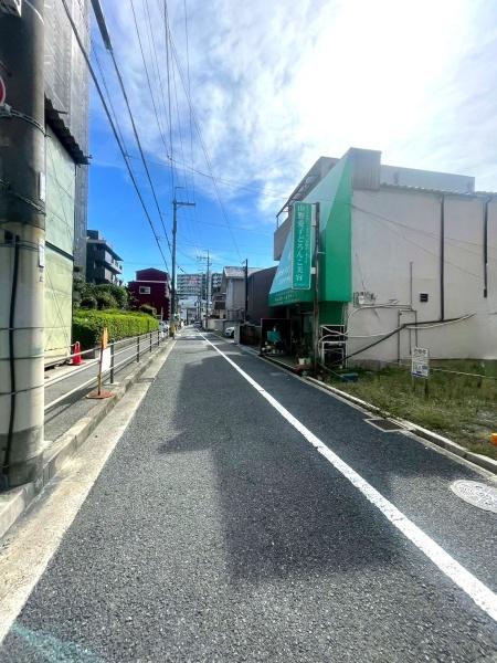 {sR钬2ڂ̓yn̑OʓH܂ތnʐ^