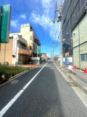 {sR钬2ڂ̓yn̑OʓH܂ތnʐ^