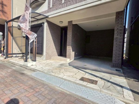 ���{���s�����F��3���ڂ̒��È�ˌ��Ă̒��ԏ�