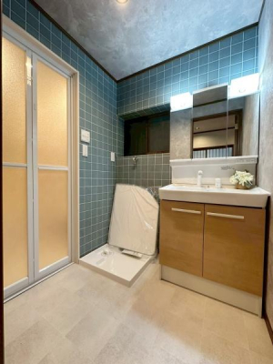 {Qsk嗘̒ÈˌĂ̐ʑEʏ