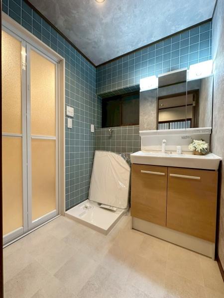 {Qsk嗘̒ÈˌĂ̐ʑEʏ