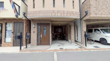 ���{�����s�g�c7���ڂ̒��È�ˌ��Ă̒��ԏ�