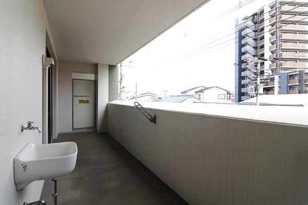 大阪府大阪市平野区加美西1丁目の中古マンションのバルコニー