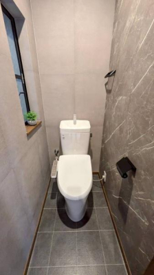 ���{�����s���ΐؒ�6���ڂ̒��È�ˌ��Ẵg�C��