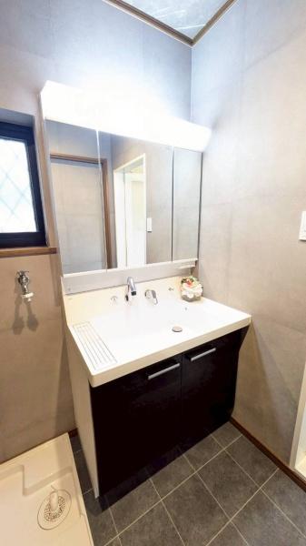 ���{�����s���ΐؒ�6���ڂ̒��È�ˌ��Ă̐��ʑ�E���ʏ�