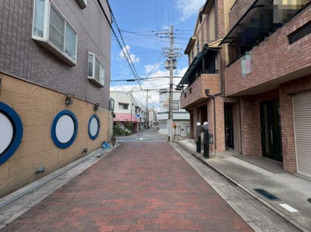 {s4ڂ̒ÈˌĂ̑OʓH܂ތnʐ^