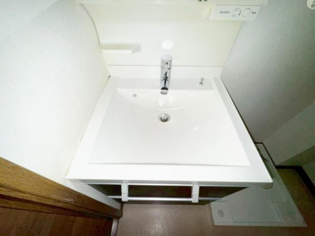 {Ύš̒ÈˌĂ̐ʑEʏ