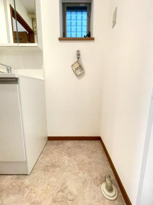 ���{���s�����Z�j��5���ڂ̒��È�ˌ��Ă̐��ʑ�E���ʏ�