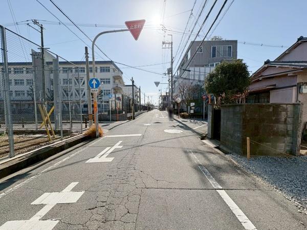 ���{�����s������2���ڂ̓y�n�̑O�ʓ��H�܂ތ��n�ʐ^