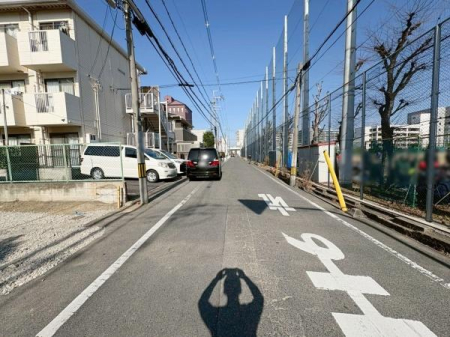 ���{�����s������2���ڂ̓y�n�̑O�ʓ��H�܂ތ��n�ʐ^