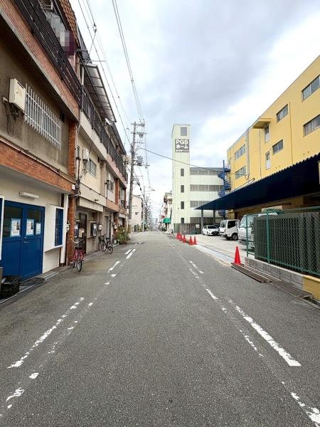 ���{���s�����F��5���ڂ̒��È�ˌ��Ă̑O�ʓ��H�܂ތ��n�ʐ^