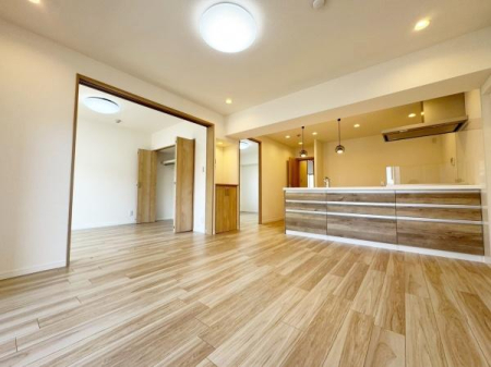 ���{�L���s���΋u1���ڂ̒��Ã}���V�����̃��r���O