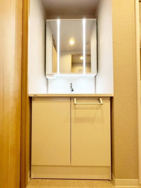 ���{�L���s���΋u1���ڂ̒��Ã}���V�����̐��ʑ�E���ʏ�