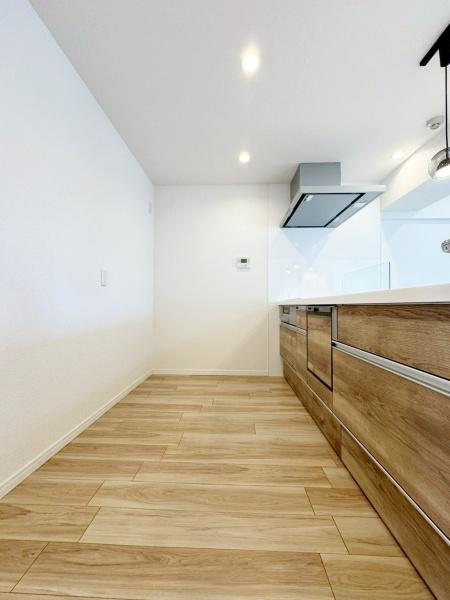 ���{�L���s���΋u1���ڂ̒��Ã}���V�����̃L�b�`��