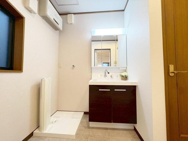 {svے4ڂ̒ÈˌĂ̐ʑEʏ