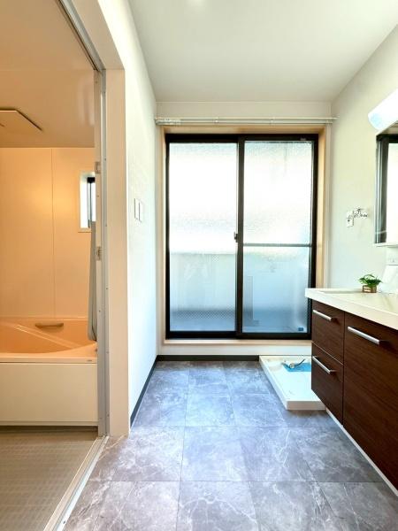 {sk8ڂ̒ÈˌĂ̐ʑEʏ