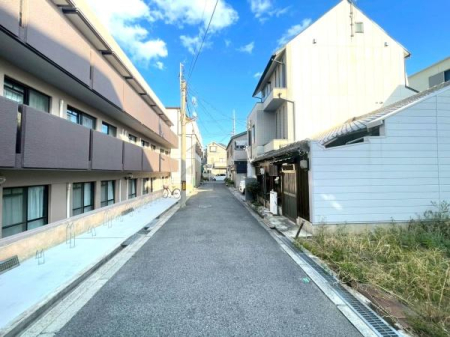 ���{���s���Z�g�搼����4���ڂ̓y�n�̑O�ʓ��H�܂ތ��n�ʐ^