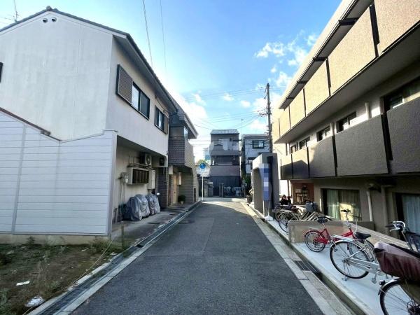 ���{���s���Z�g�搼����4���ڂ̓y�n�̑O�ʓ��H�܂ތ��n�ʐ^