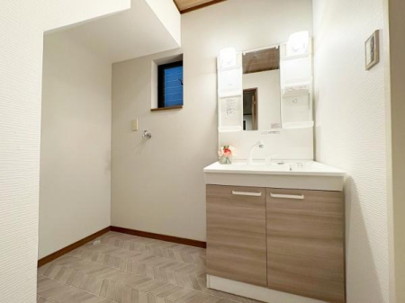 {s5ڂ̒ÈˌĂ̐ʑEʏ