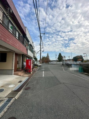 ���{�Q����s�쏟���̐V�z��ˌ��Ă̑O�ʓ��H�܂ތ��n�ʐ^