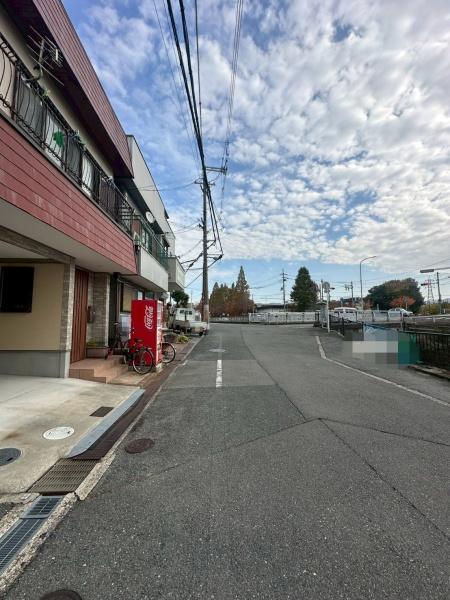 ���{�Q����s�쏟���̐V�z��ˌ��Ă̑O�ʓ��H�܂ތ��n�ʐ^