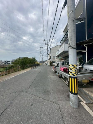 ���{�Q����s�쏟���̐V�z��ˌ��Ă̑O�ʓ��H�܂ތ��n�ʐ^