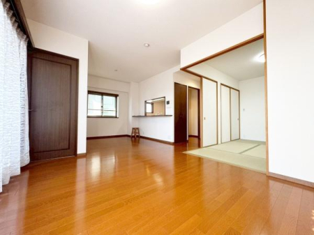 ���{�L���s����2���� 21-3�̒��Ã}���V�����̃��r���O