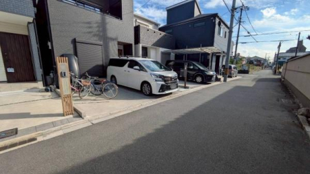 {sZ2ڂ̒ÈˌĂ̑OʓH܂ތnʐ^