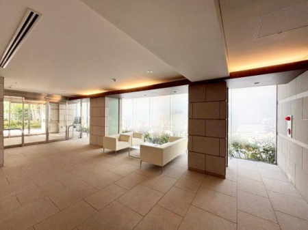 ���{�L���s�����2���ڂ̒��Ã}���V�����̃G���g�����X