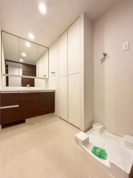 ���{�L���s�����2���ڂ̒��Ã}���V�����̐��ʑ�E���ʏ�