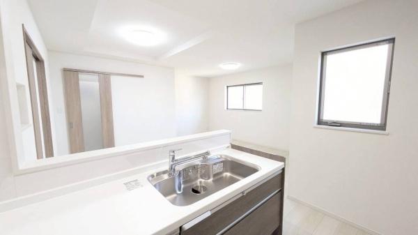 ���{�����s�i�a3���ڂ̐V�z��ˌ��ẴL�b�`��