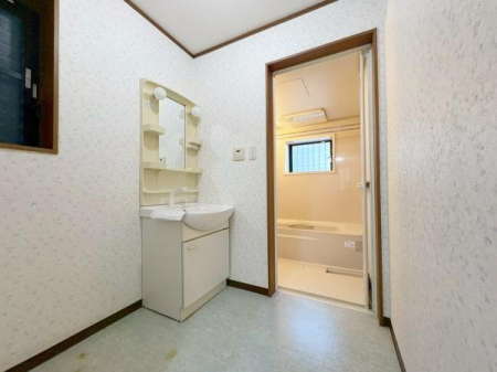 ���{��^�s�O�c��4���ڂ̒��È�ˌ��Ă̐��ʑ�E���ʏ�