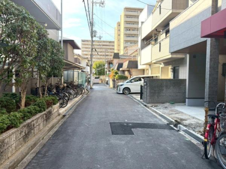 {sZj1ڂ̐VzˌĂ̑OʓH܂ތnʐ^