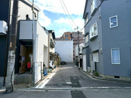 {s敽쓌3ڂ̐VzˌĂ̑OʓH܂ތnʐ^