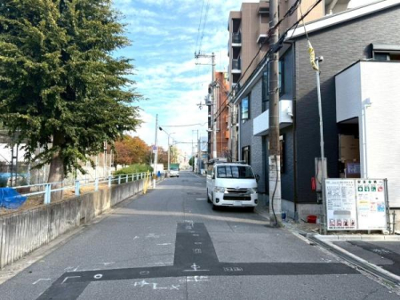 {s敽쓌3ڂ̐VzˌĂ̑OʓH܂ތnʐ^