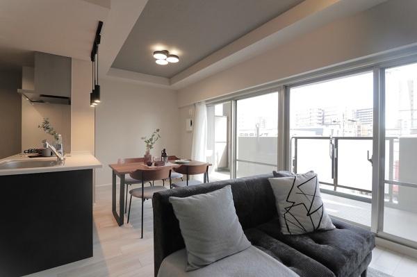 大阪府大阪市東成区深江南2丁目の中古マンションのリビング