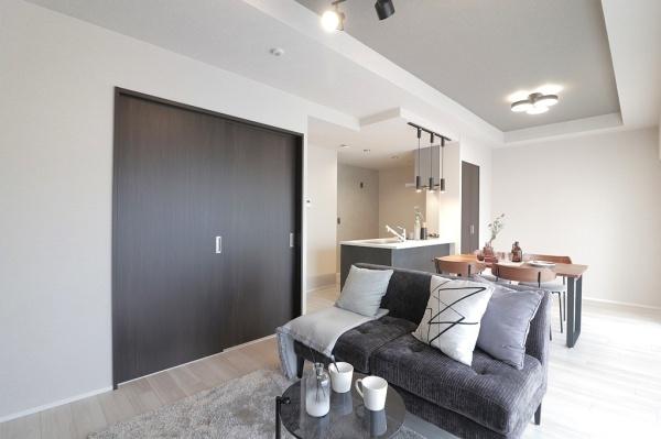 大阪府大阪市東成区深江南2丁目の中古マンションのリビング