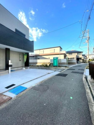 {sZgj1ڂ̐VzˌĂ̑OʓH܂ތnʐ^