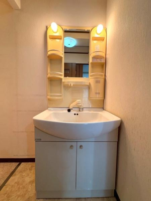 ���{���s���{��搼�c�Ӓ�1���ڂ̒��È�ˌ��Ă̐��ʑ�E���ʏ�