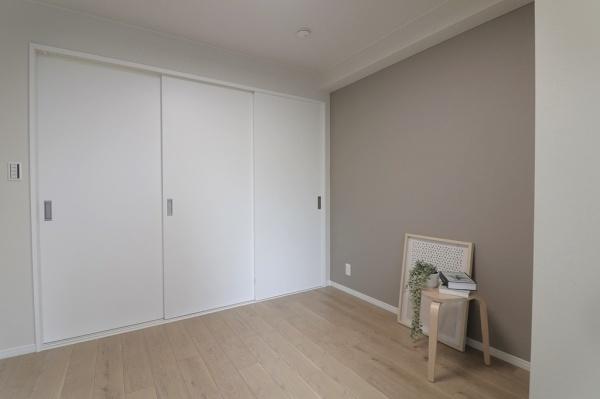 大阪府大阪市東住吉区山坂1丁目の中古マンションの洋室