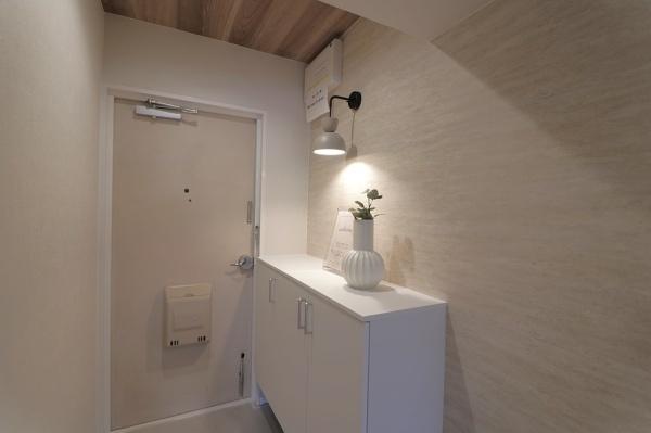 大阪府大阪市東住吉区山坂1丁目の中古マンションの玄関